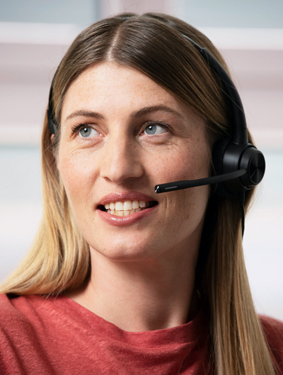 Woman with headset (photo)